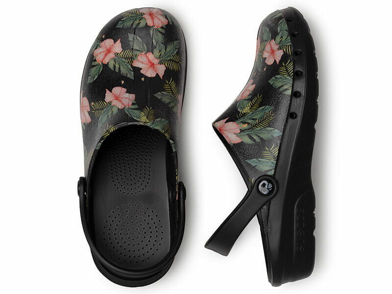 Paar oden fusion verpleegkundige klompen print jungle