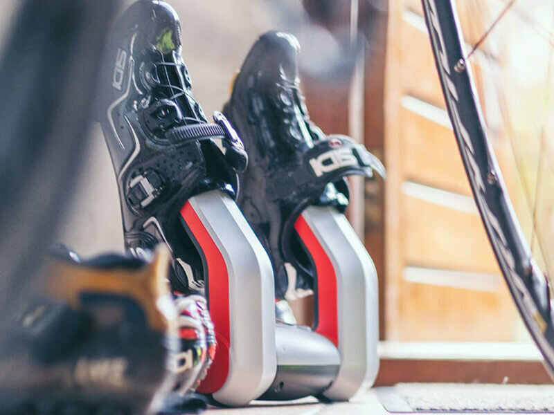 Go4dry schoenverfrisser met fietsschoenen erop