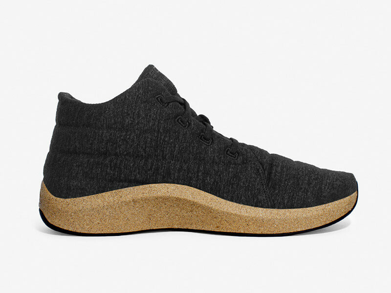 Sole chukka schoen zwart binnenzijde links kurkenvoetbed rubberen zool zwart