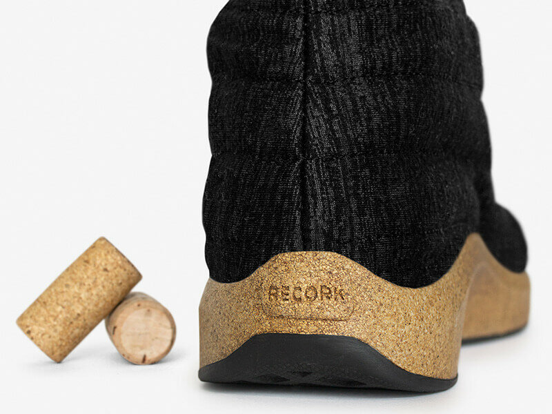 Sole chukka schoen zwart dempend flexibel voetbed van gerecycled kurk en rubberen zool zwart