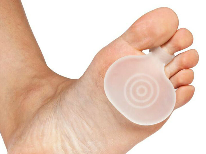 Smartgel voorvoetkussen van natracure onder de voet met teenlus om tweede teen