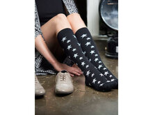 Supcare compressiekousen op model print stars zwart met witte sterretjes