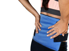 FlexiKold gel cold pack met klittenbandsluiting blauw op onderrug