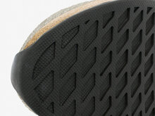Onderkant schoen sole jasper chukka beige rubberen zool met uitsparingen voor grip