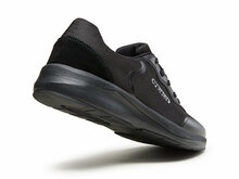 Vinter sneaker schoen zwart achteraanzicht met antislip zool