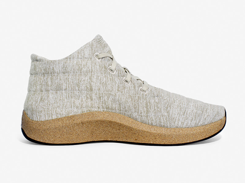 Sole chukka schoen beige binnenzijde links kurkenvoetbed rubberen zool zwart