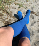 Supcare blauwe compressiekousen op model